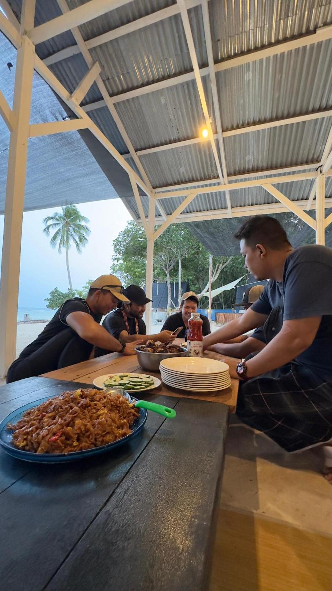 Juita Glamping Perhentian Island Hotel Kampung Kuala Besut Bagian luar foto