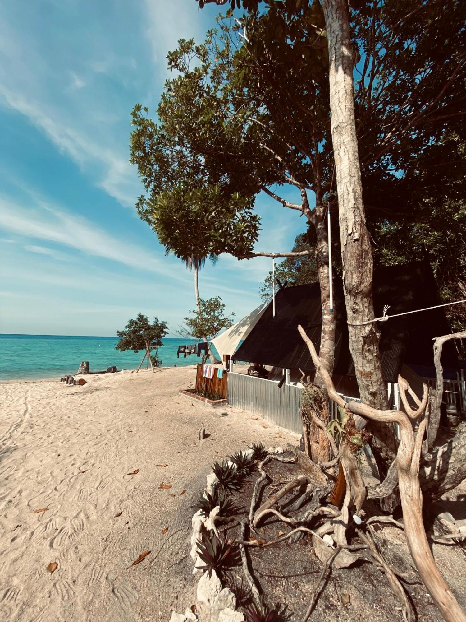 Juita Glamping Perhentian Island Hotel Kampung Kuala Besut Bagian luar foto
